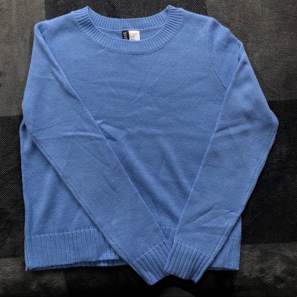 H&M crewneck sweatshirt